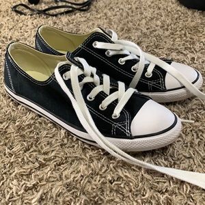 Black Low top converse size 7.5 women’s.
